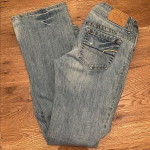 American Eagle women’s Distressed Blue Jeans
